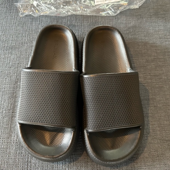 Cloud slippers - Picture 2 of 5